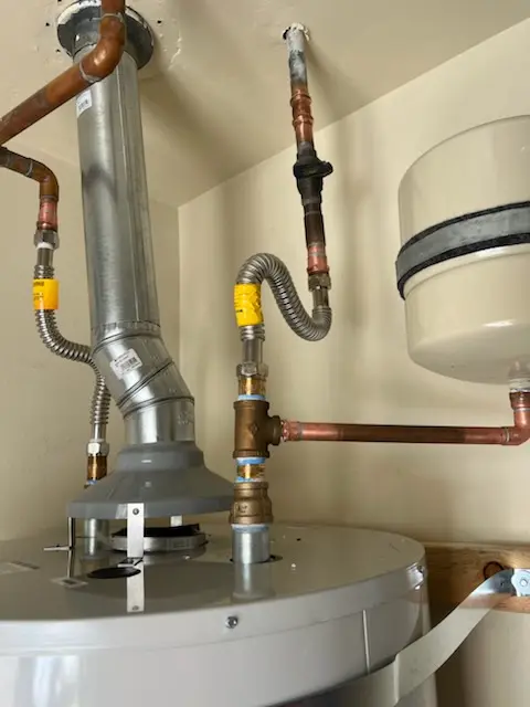 Water heater installation and plumbing repair in Edison